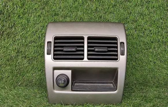 Rear air vent grill