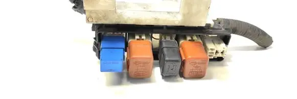 Nissan Primera Fuse module