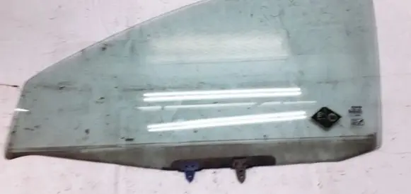 Nissan Almera Tino Front door window glass four-door