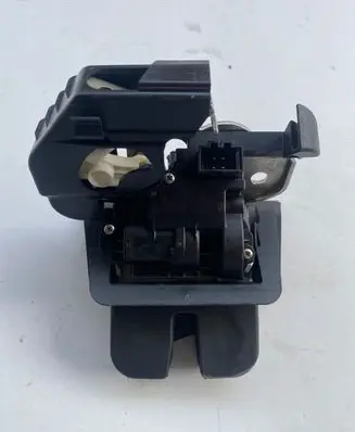 Audi A4 S4 B8 8K Tailgate/trunk/boot lock/catch/latch
