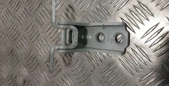 Hyundai Santa Fe Front door lower hinge 