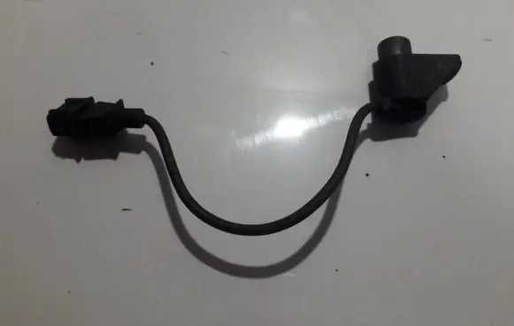 Opel Omega B1 Camshaft position sensor 0232103008