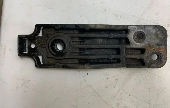 Opel Insignia A Radiator mount bracket 13243026