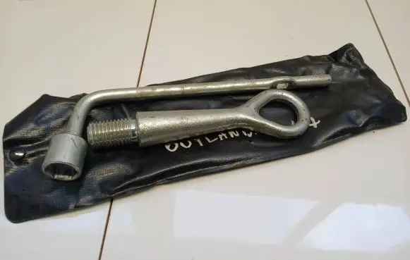 Mitsubishi Outlander Tool set 