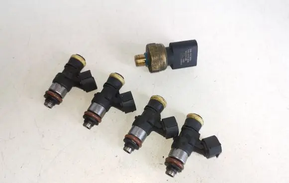 Volkswagen PASSAT B6 Fuel injectors set 0280158831 03C906039A 03C906051A