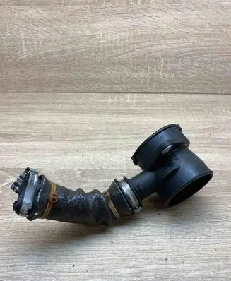 Ford Focus Air intake duct part AV616C784AE