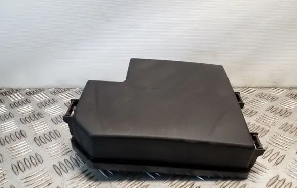 KIA Sorento Fuse box cover 919412P030
