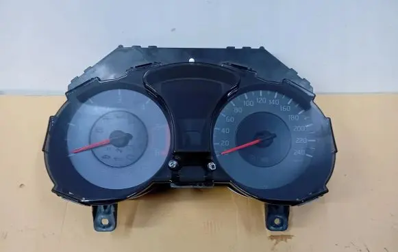 Nissan Juke I F15 Speedometer (instrument cluster)