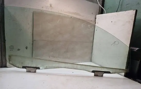 Volvo C30 Front door window/glass (coupe) 43R000007 E000255