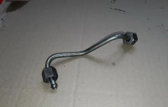 Chevrolet Captiva Fuel injector supply line/pipe 10526