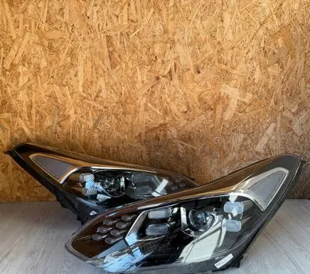 KIA Sportage Headlights/headlamps set 92102F1500