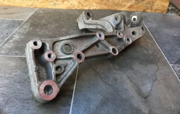 Volkswagen Golf V Front lower control arm/wishbone 1K0199296E