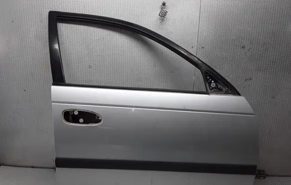 Toyota Avensis T220 Front door