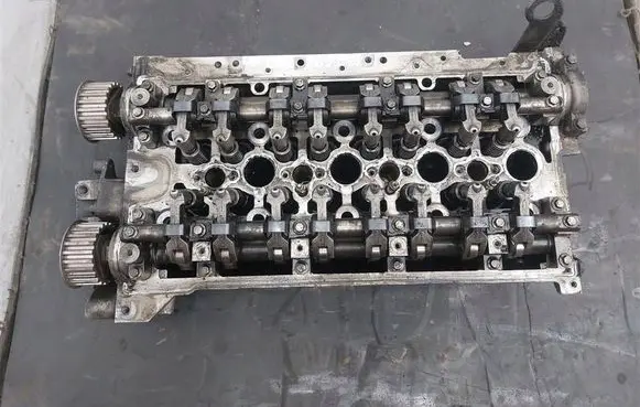 Renault Espace IV Engine head 