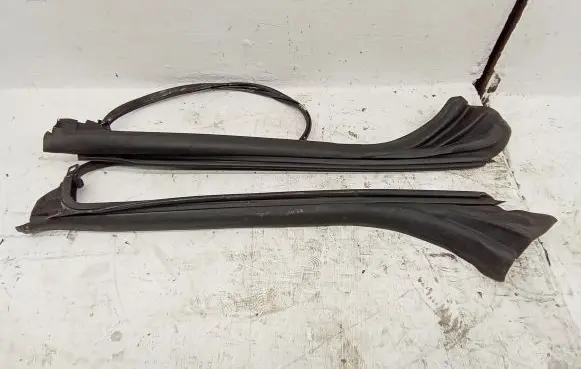 Mercedes-Benz E W238 Rubber seal front coupe door window A2386300000