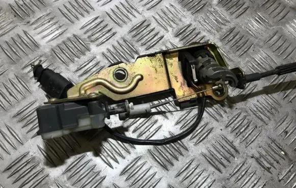Volkswagen PASSAT B5.5 Tailgate exterior lock 3b9827297a
