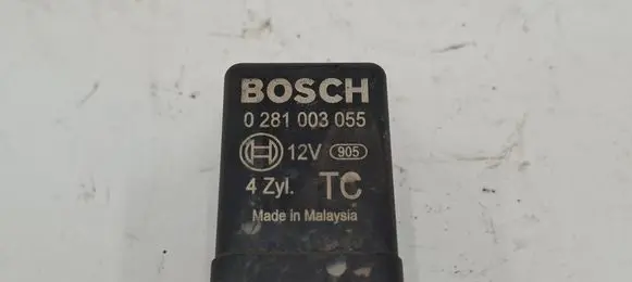 Honda CR-V Glow plug pre-heat relay 0281003055