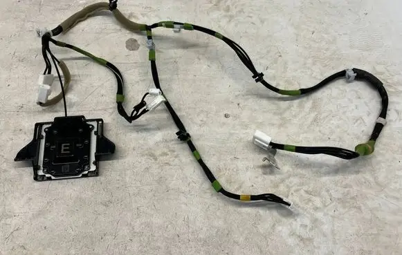Toyota RAV 4 (XA50) Aerial GPS antenna 8686242010