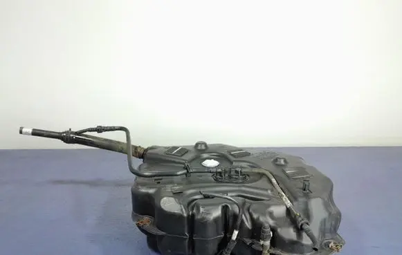 Land Rover Range Rover Evoque L538 AdBlue liquid reservoir GJ32-5J228-A