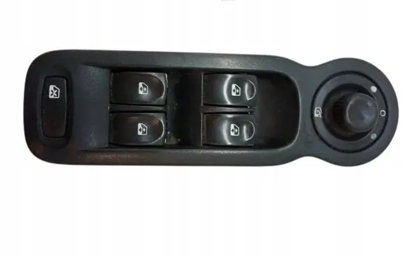 Renault Modus Quarter vent window switch 8200387776B