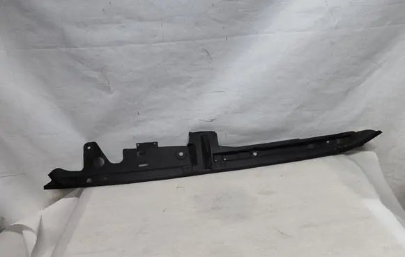 Tesla Model 3 Fender end trim 7349605 51767349605 74850613