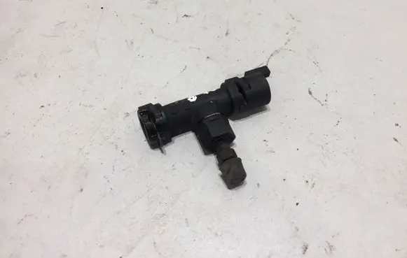 Volkswagen PASSAT B6 Clutch pipe/line 1K0721468