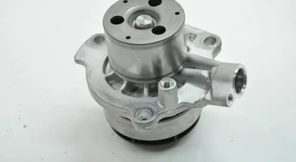 Volkswagen Tiguan Water pump 04L121011E