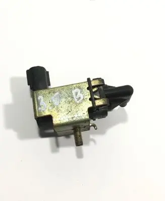 Mitsubishi Pajero Sport I Turbo solenoid valve 1362001470 MR299926