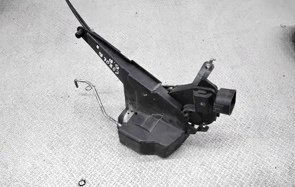 Toyota Corolla E120 E130 Front door lock 