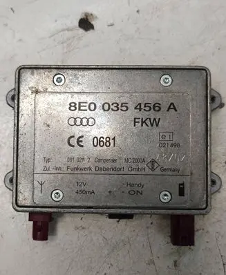 Audi TT Mk1 Aerial antenna amplifier 8E0035456A 09102112 021498