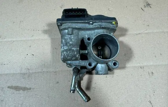 Mitsubishi Colt Throttle body valve MN149258 05T119