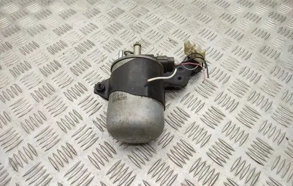 Nissan Juke I F15 Fuel filter housing 