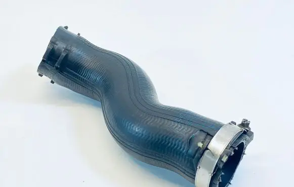 Audi Q7 4L Intercooler hose/pipe 7L8145979