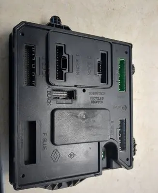 Renault Master III Comfort/convenience module S180098101 284B17882R