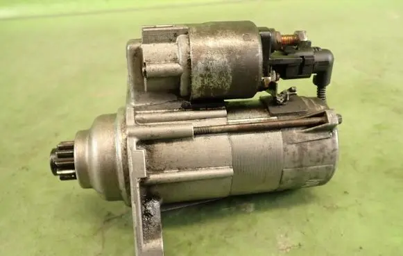 Volkswagen Golf IV Starter motor 02Z911023H