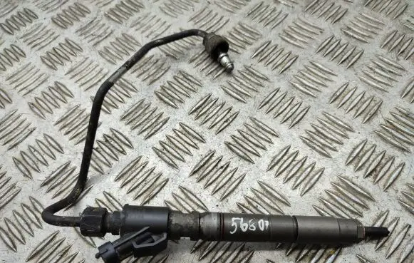 Volvo XC70 Fuel injector 31272690
