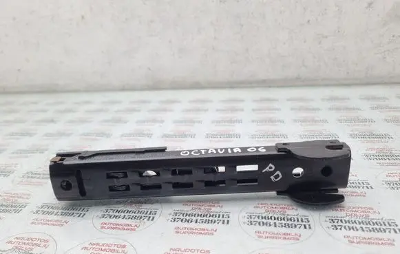 Skoda Octavia Mk2 (1Z) Seat belt adjustment rail 1T0857819