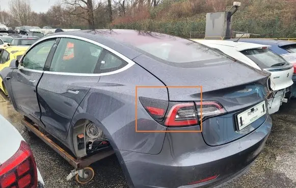 Tesla Model 3 Rear/tail lights