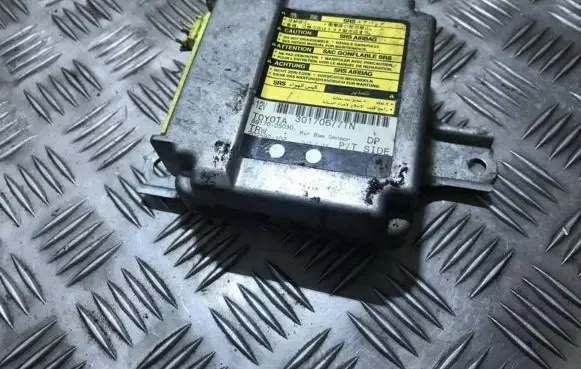 Toyota Avensis T220 Airbag control unit/module 8917005030 89170-05030