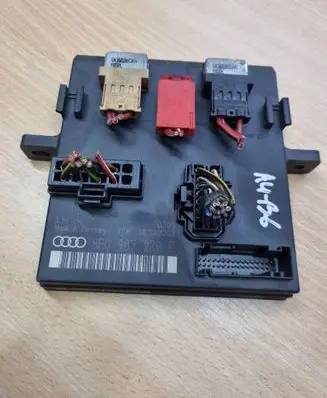 Audi A4 S4 B6 8E 8H Comfort/convenience module 8E0907279E