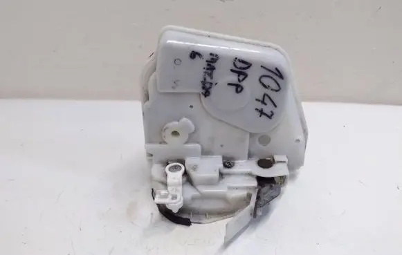 Mazda 6 Front door lock 8J30A0257