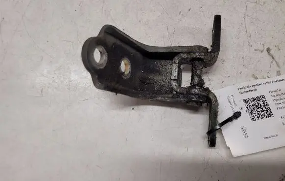 Hyundai Tucson JM Front door lower hinge 