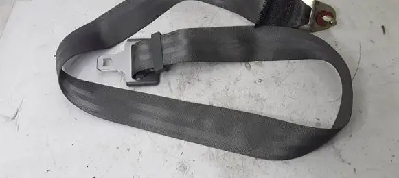 Middle seatbelt (rear)