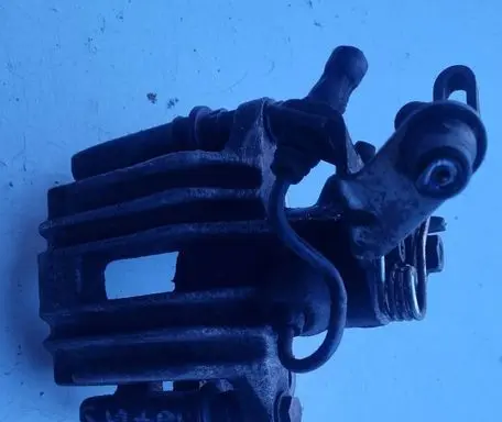 Volkswagen Golf Plus Rear brake caliper