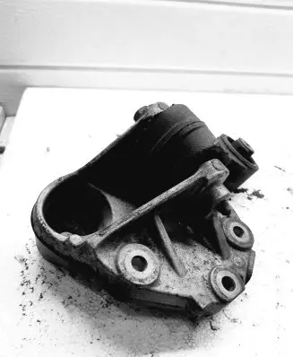Peugeot 407 Engine mounting bracket 9647646380