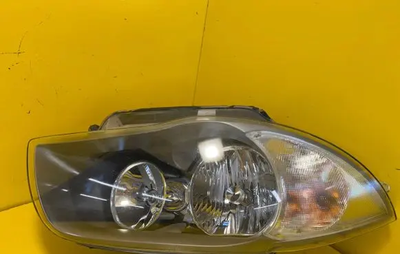 BMW 1 E81 E87 Headlight/headlamp 7193880