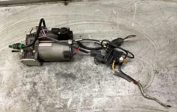 Land Rover Range Rover Sport L320 Air suspension compressor/pump 