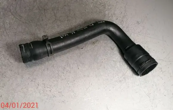 Volkswagen PASSAT B5 Engine coolant pipe/hose 8D0121101K