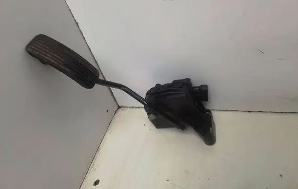 Opel Astra H Accelerator throttle pedal 6PV00811300 9158010