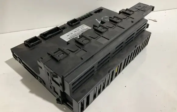 Mercedes-Benz E W211 SAM control unit 2115454501